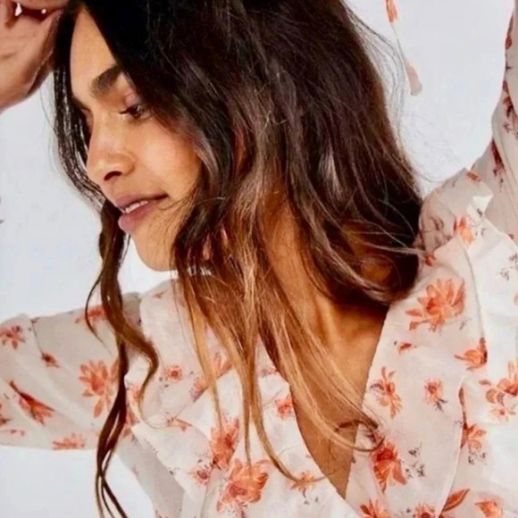 The Amanda Ruffle Top - Picture 7 of 7